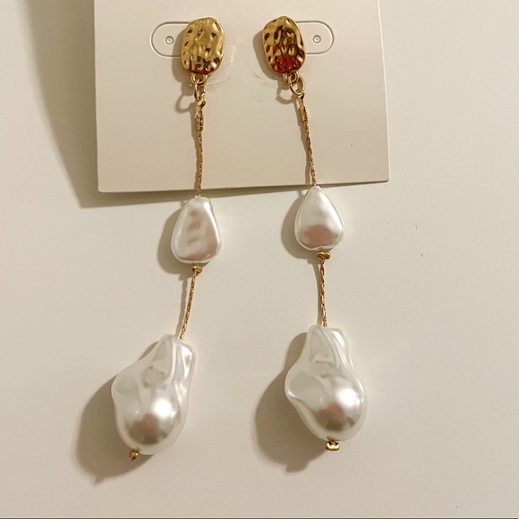 Simulated Linear Pearl Earrings - Picture 3 of 3